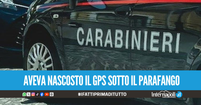 Insulta e pedina l'ex compagno, poi lo picchia col tacco della scarpa: arrestata 31enne in Costiera