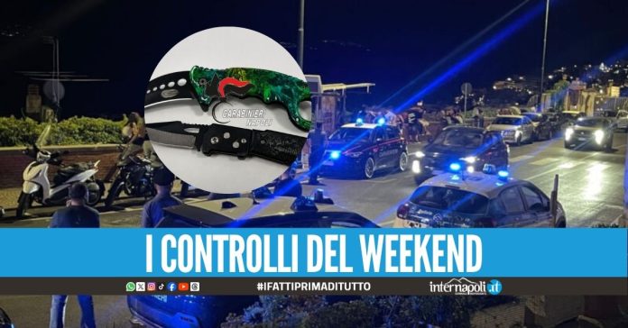 Al setaccio la movida di Napoli, sequestrati coltelli e droga