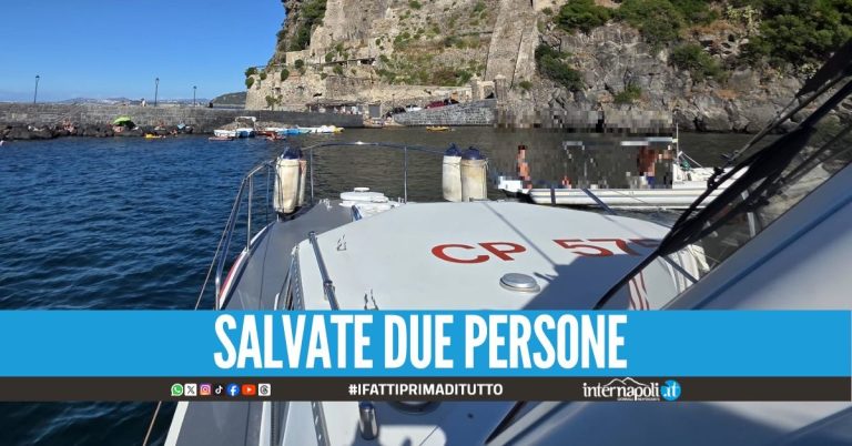 Paura ad Ischia, rischia di affondare una barca di nove metri