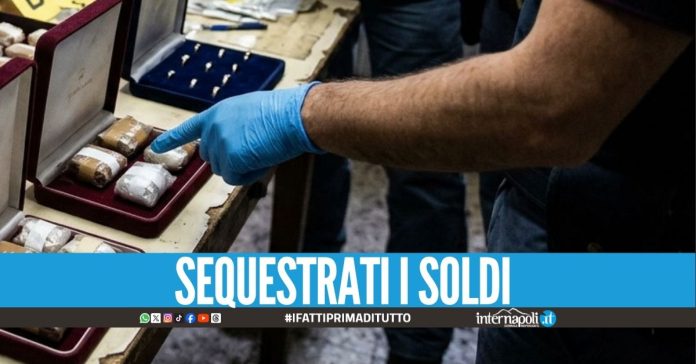 Droga nascosta come una parure di gioielli, 33enne preso a Casoria