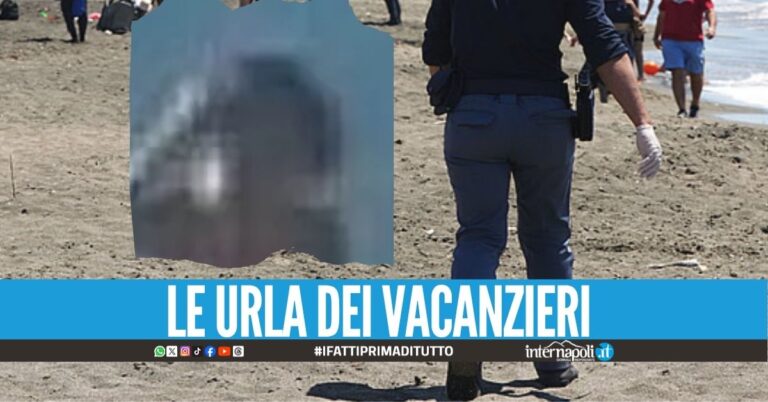 Beccati a fare sesso davanti ai bagnanti, c'erano anche i bambini