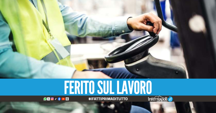 Incidente sul lavoro a Striano, operaio investito dal muletto: è in ospedale