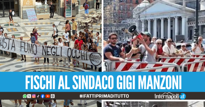 Sit-in degli sfollati dei Campi Flegrei in piazza del Plebiscito: 