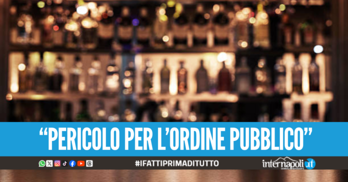 Scoppia violenta rissa tra clienti, chiuso noto bar a Ponticelli