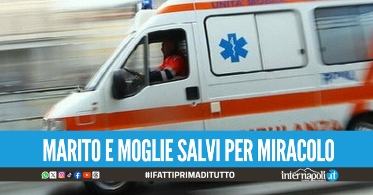 Pezzo di plastica colpisce auto nel Vesuviano, coniugi salvati dall'ambulanza del Santobono