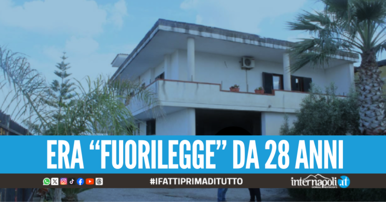 Lotta al mattone selvaggio a Pompei, abbattuta villa abusiva su due piani