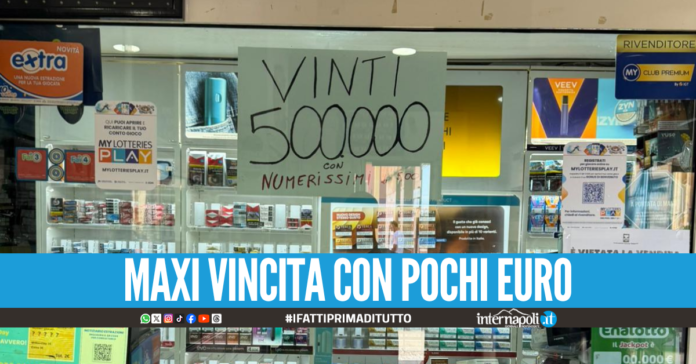 Gioca un gratta e vinci da 5 euro e vince mezzo milione: è festa grande nel Napoletano