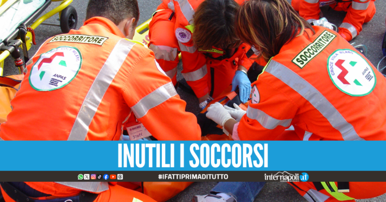 Tragedia al Vomero, donna crolla a terra e muore davanti ai passanti