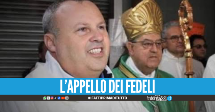 Don Ciro Russo trasferito a Procida, fiaccolata a Marano: 