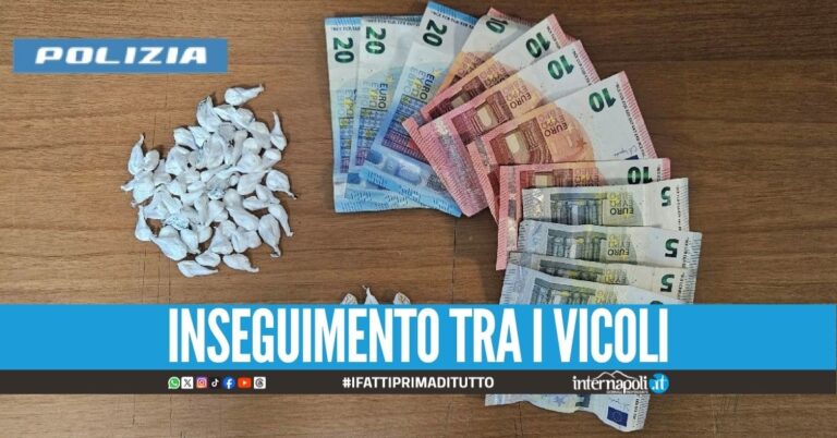 Sirene della polizia in via Oronzo Costa, pusher arrestato a Forcella