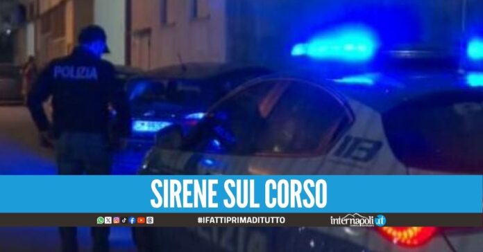 Inseguimento e scontro a Ponticelli, travolge la volante della polizia