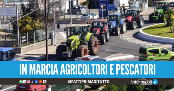 Non si ferma la protesta contro il carovita, trattori in marcia verso Caserta e Salerno