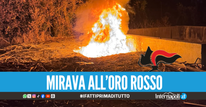 Incendia la plastica per recuperare cavi di rame, arrestato piromane ad Acerra