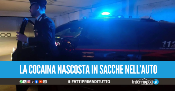 Sorpresi a spacciare fuori al bar a Casavatore, pusher finiscono in manette