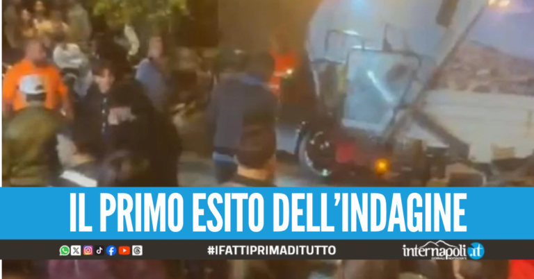 Papà Roberto pestato in piazza Vanvitelli, gli operatori del camion Asìa hanno agito correttamente