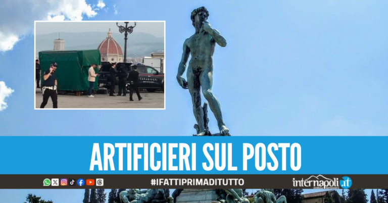 Bombola di gas sotto la statua del David a Firenze, chiuso piazzale Michelangelo