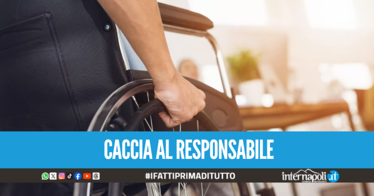Donna disabile rapinata a Napoli, le strappano smartphone dalla carrozzina