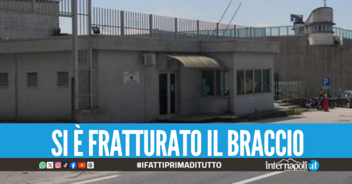 Paura ad Ariano Irpino, bimbo di Afragola schiacciato dal cancello del carcere