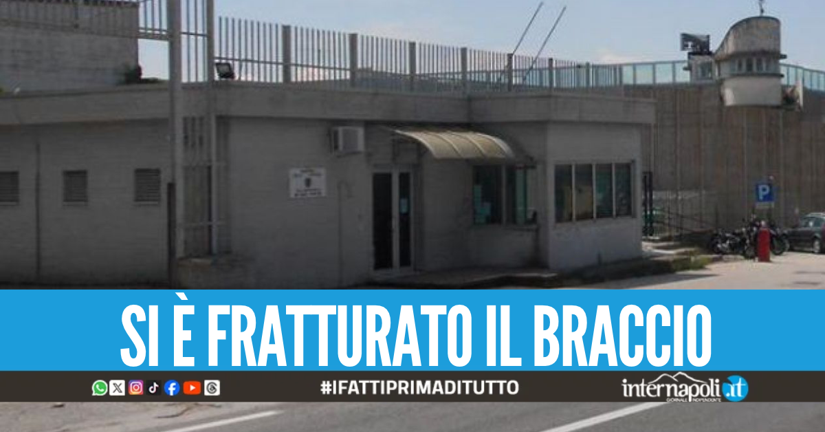 Paura ad Ariano Irpino, bimbo di Afragola schiacciato dal cancello del carcere