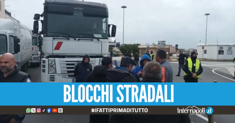 Scoppia la protesta dei camionisti tra A1 e A30 per il caro carburante, disagi alla circolazione