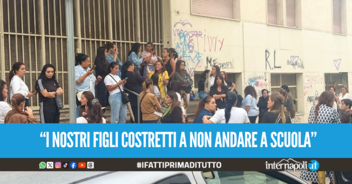 La scuola al rione Luzzatti cade a pezzi, genitori in rivolta: "Si intervenga immediatamente"