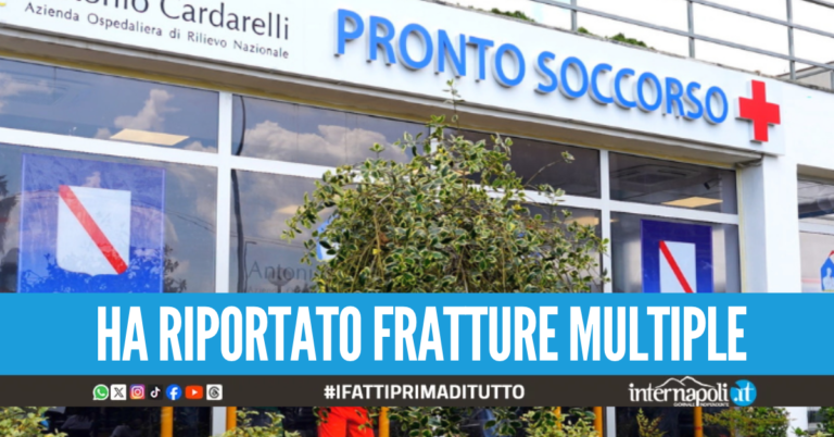 Cade dal balcone mentre fa i servizi, 57enne trasportata d'urgenza al Cardarelli