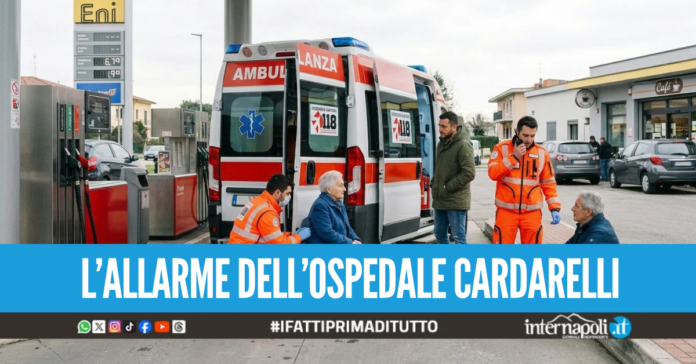 Gli effetti collaterali del caro carburante a Napoli, ingoiano benzina e finiscono in ospedale