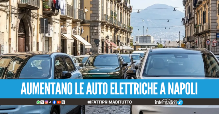 Boom di auto elettriche a Napoli, l'Aci: "Segnale di transizione energetica"