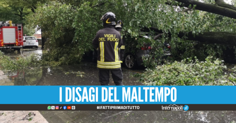 Frana a Mergellina, evacuati tre appartamenti: nove persone fuori casa