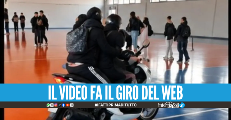 Napoli, follia al liceo Rossini durante l'occupazione: ragazzi con lo scooter in palestra