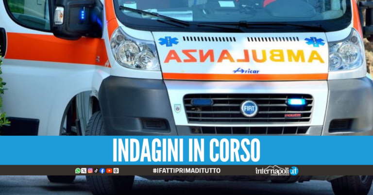 Incidente sul lavoro nell'officina a Pomigliano, operaio cade da tre metri: è in codice rosso