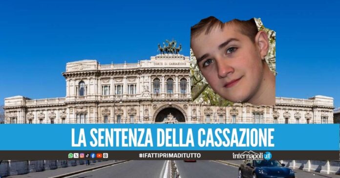 Morto all'ospedale di Salerno, la mamma di Alessandro: 