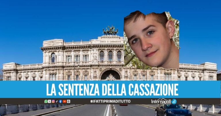 Morto all'ospedale di Salerno, la mamma di Alessandro: "Nessun risarcimento"