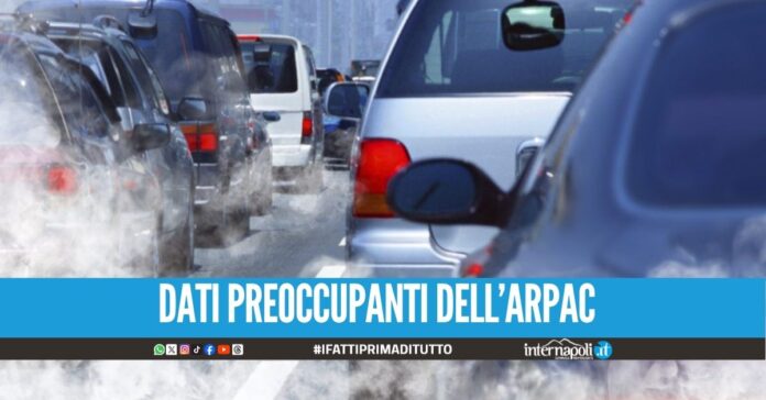 Aria inquinata a Napoli, domani arrivano i divieti per auto e moto